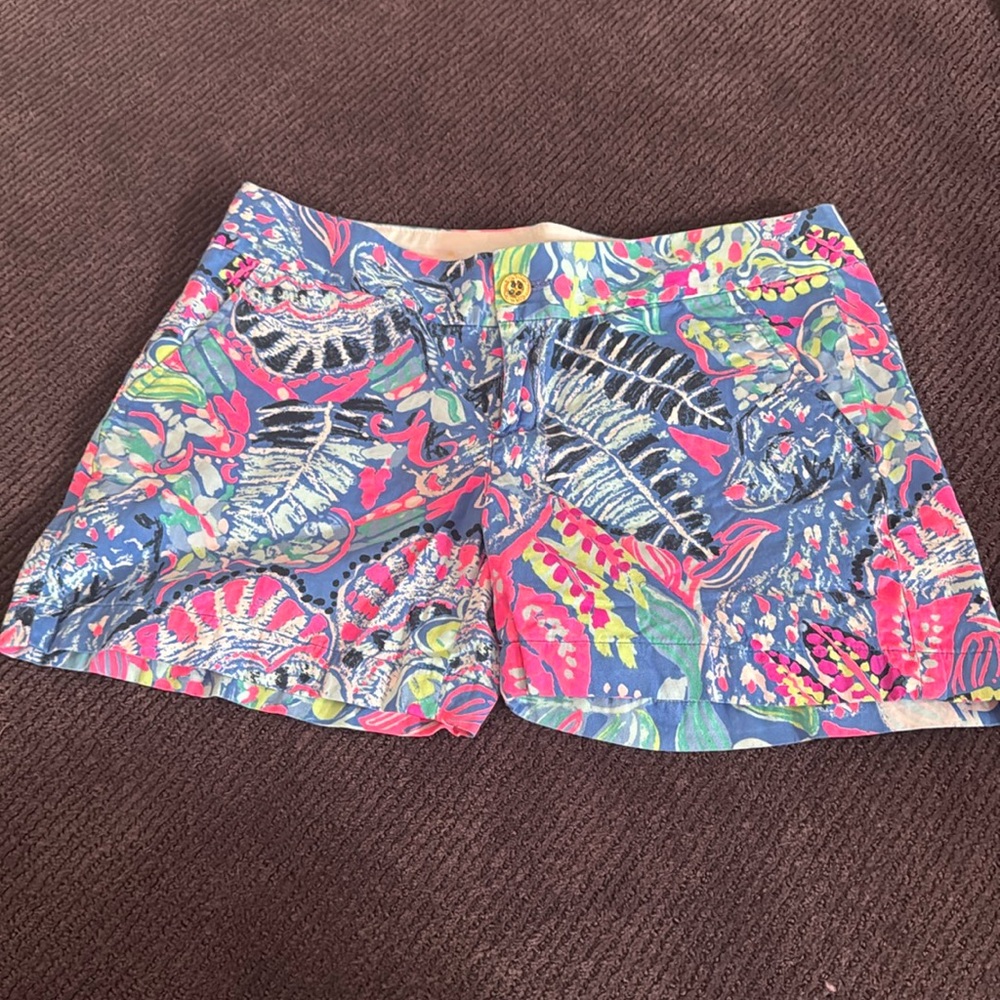 Lilly Pulitzer 5” inseam shorts - 8